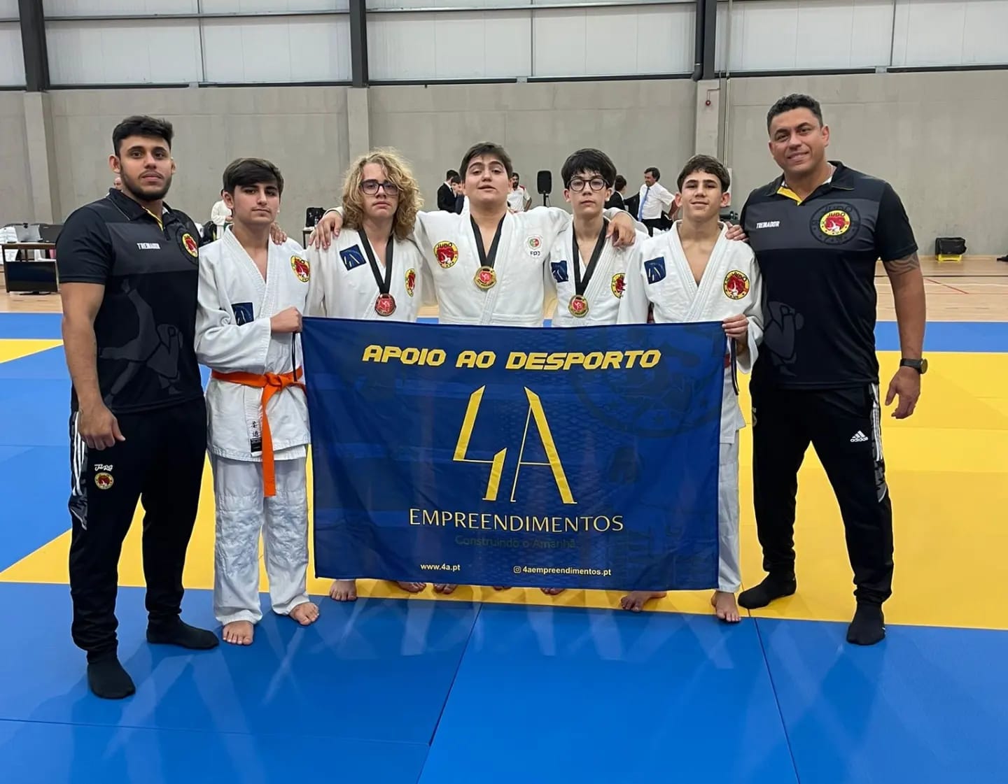 Cadetes e os Treinadores Ricardo Soares e Gabriel Soares