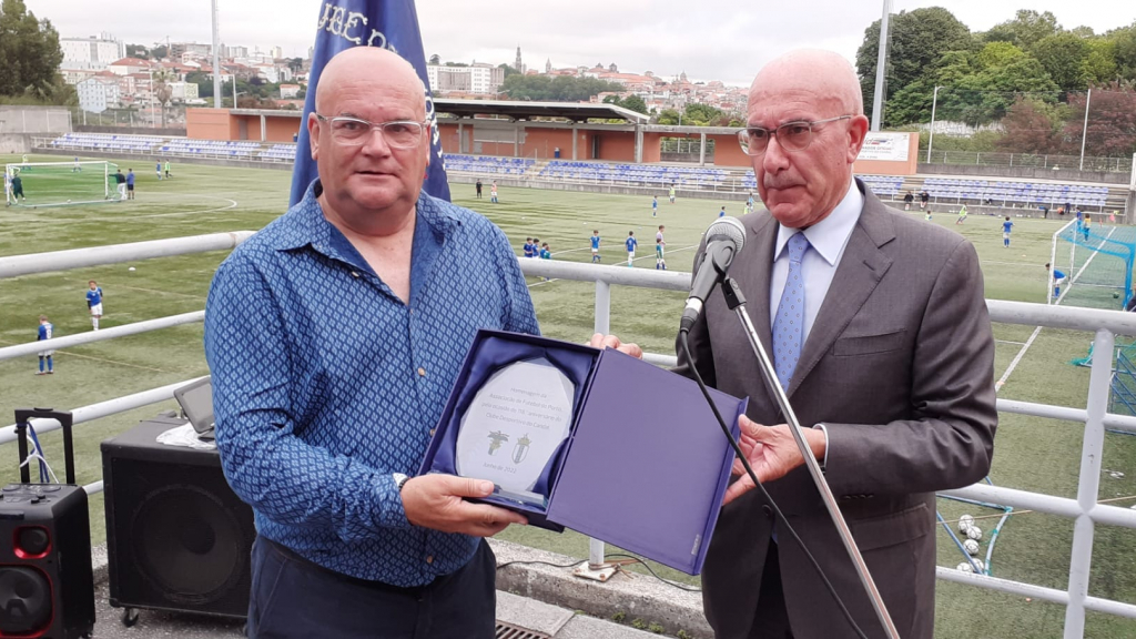 AF Porto presenteou o Candal com uma salva de prata