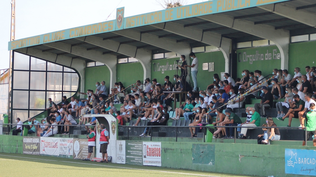 Adeptos do Coimbrões ‘gelaram’ nos instantes finais do jogo