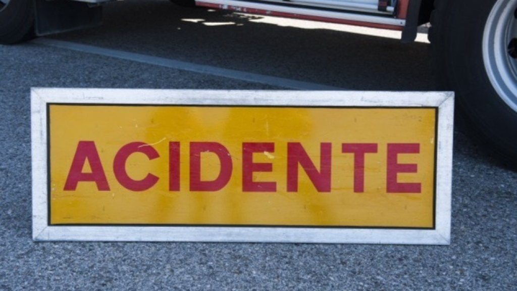 Placa acidente